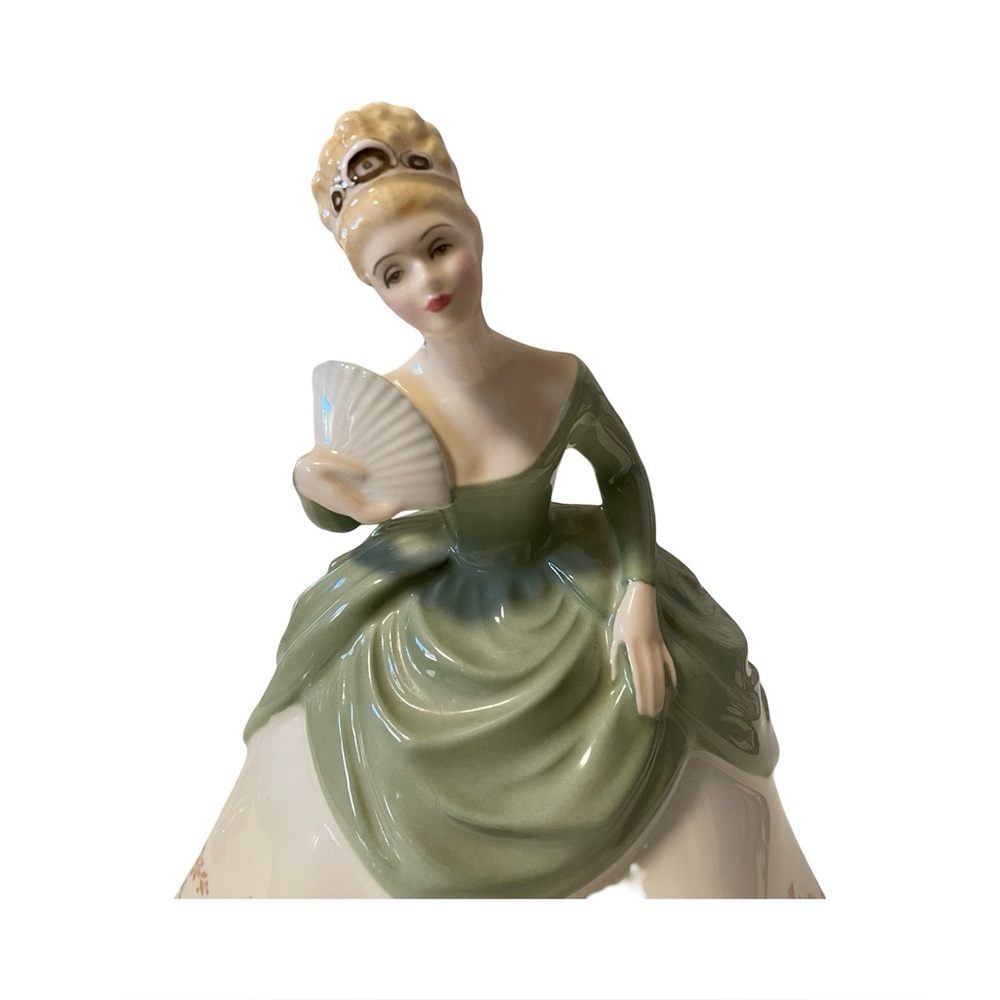 💃 Royal Doulton Figurine – “Soirée” (HN 2312) 💃